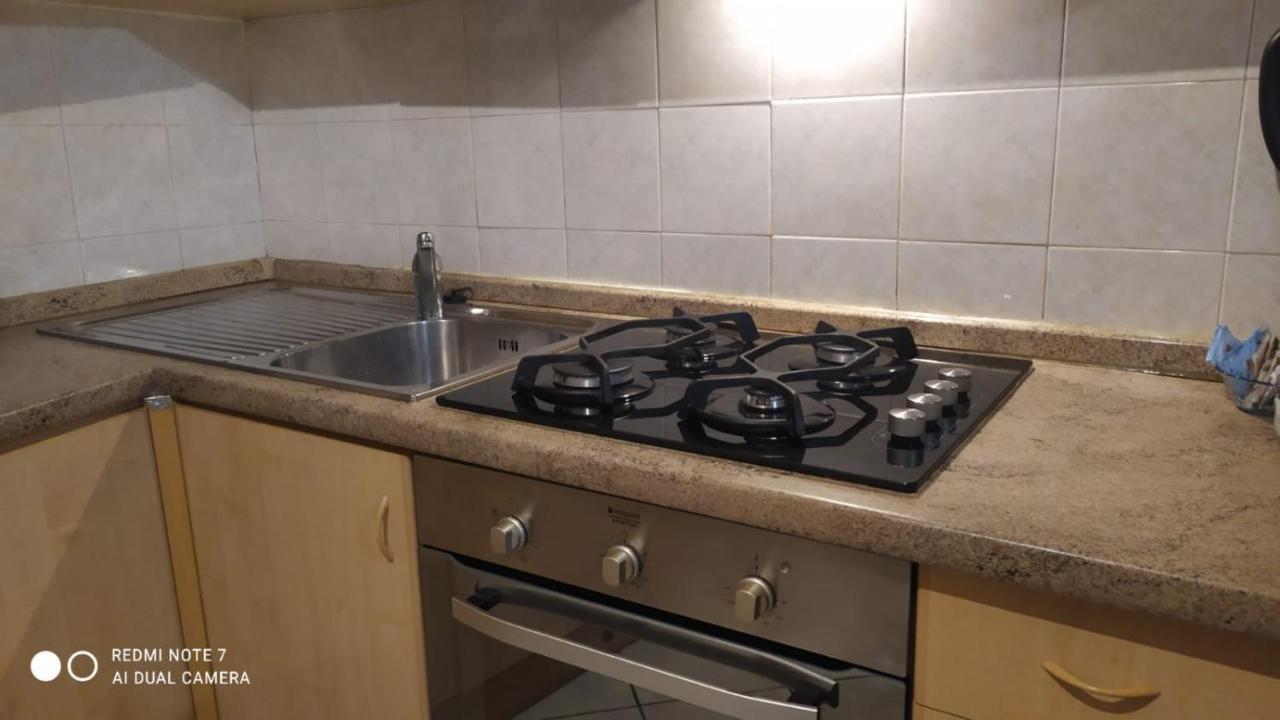 Appartamento Le Rondini Nel Centro Di Интра Экстерьер фото