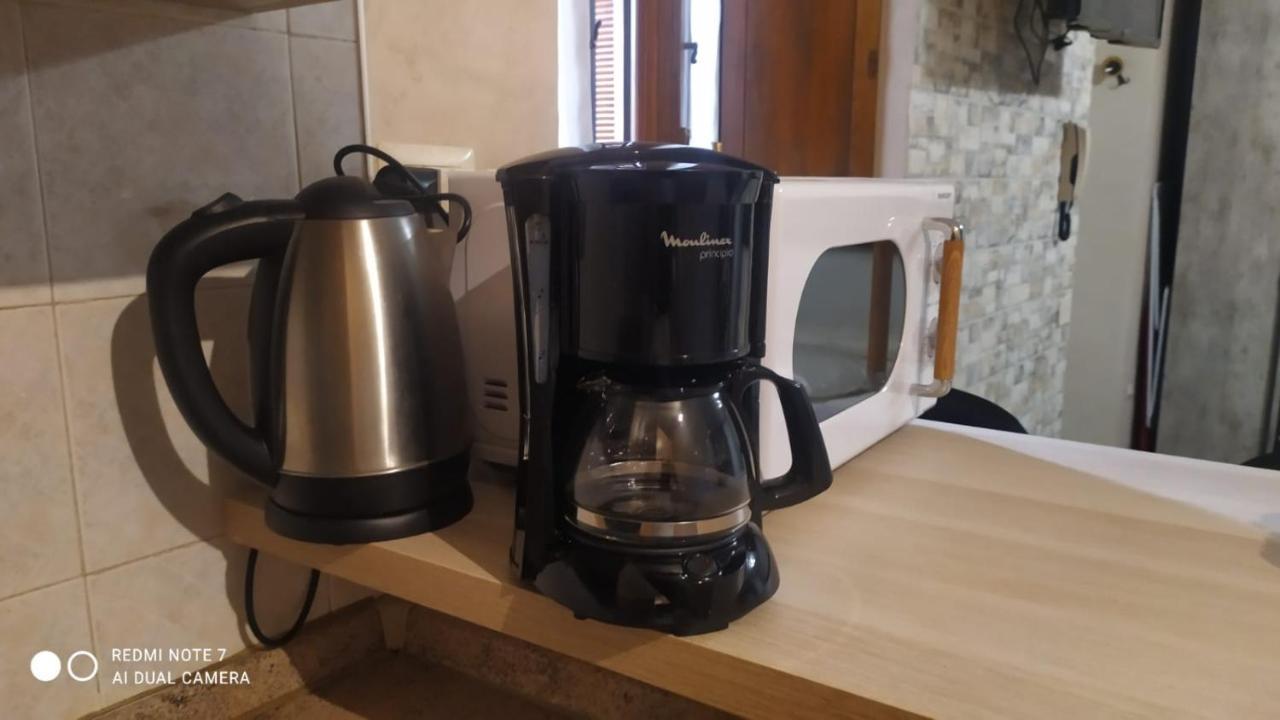 Appartamento Le Rondini Nel Centro Di Интра Экстерьер фото